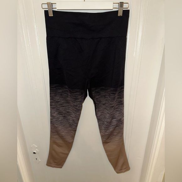PINK Victoria's Secret Pants - PINK VS (Large) Ultimate Leggings